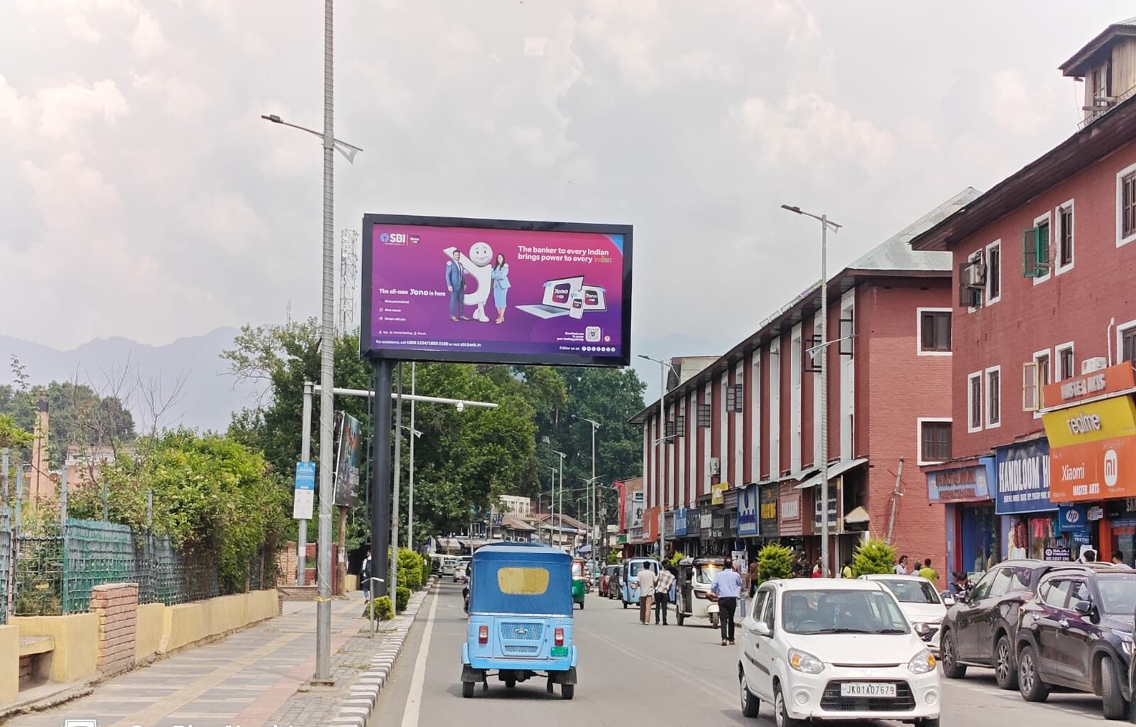 Backlit unipole on a Srinagar avenue