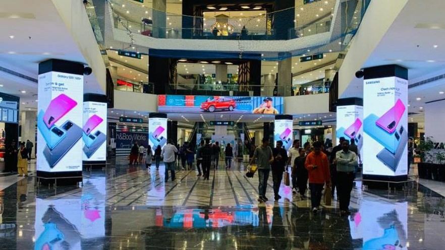 Elante Mall — 6 Digital Pillars Faces Main Entry Gate of the Mall — Mall Branding in Chandigarh