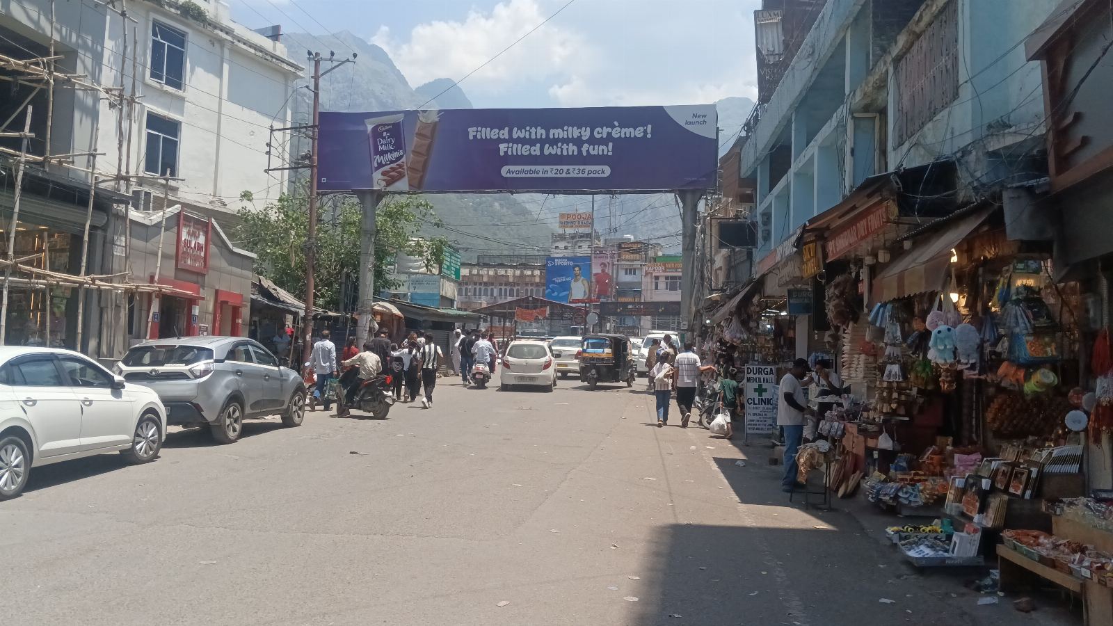 Katra Way To fountain chowk from Bhawan Katra — Unipole in Katra