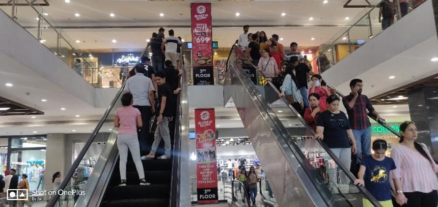Elante Mall — Pillars - 2nd Floor — Mall Branding in Chandigarh