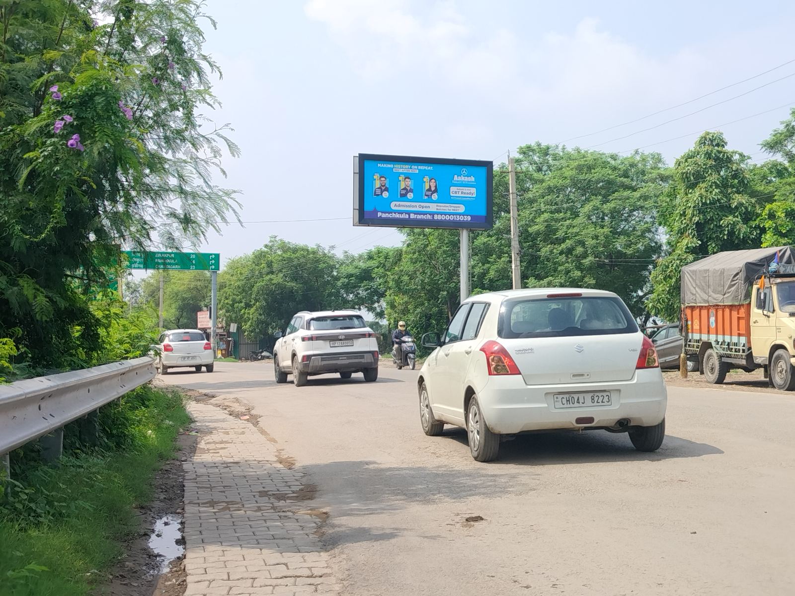 Pinjore Baddi T. Point - Main Market Towards Panchkula Facing Kalka-Shimla — Unipole in Panchkula