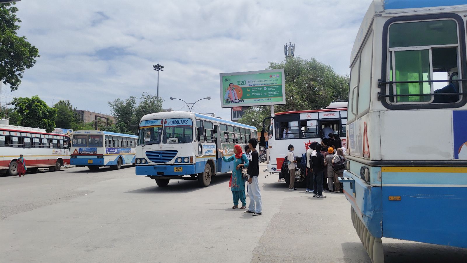 Bus Stand Entry — Unipole in Pehowa