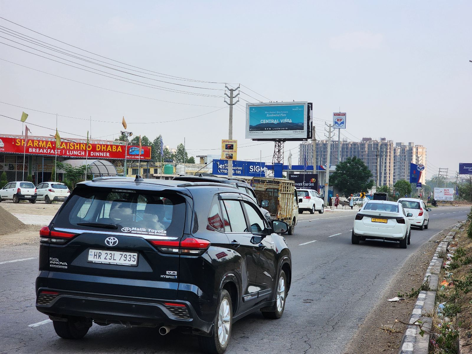Sector 8 Main Market Towards Sector 9 Main market — Gantry in Panchkula